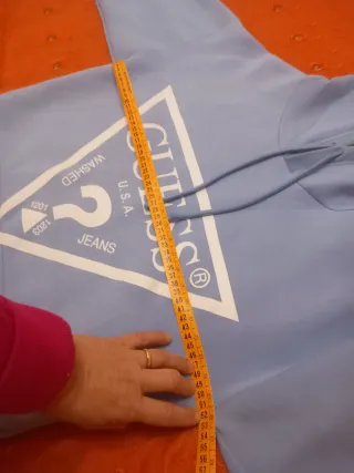 Felpa corta Guess con cappuccio