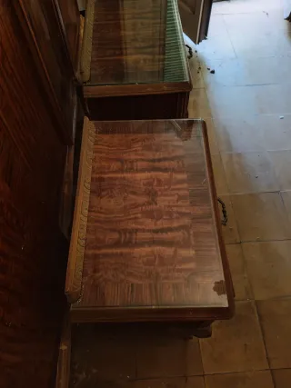 Comodino antico in legno