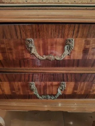 Comodino antico in legno