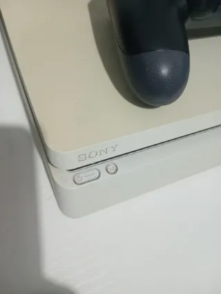 Consola PS4 + 2 Mandos (Negro y Blanco)