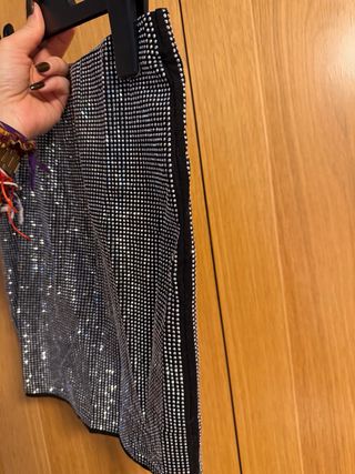 Falda corta brillos elástica