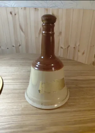 Bottiglie di ceramica per whisky (varie marche)