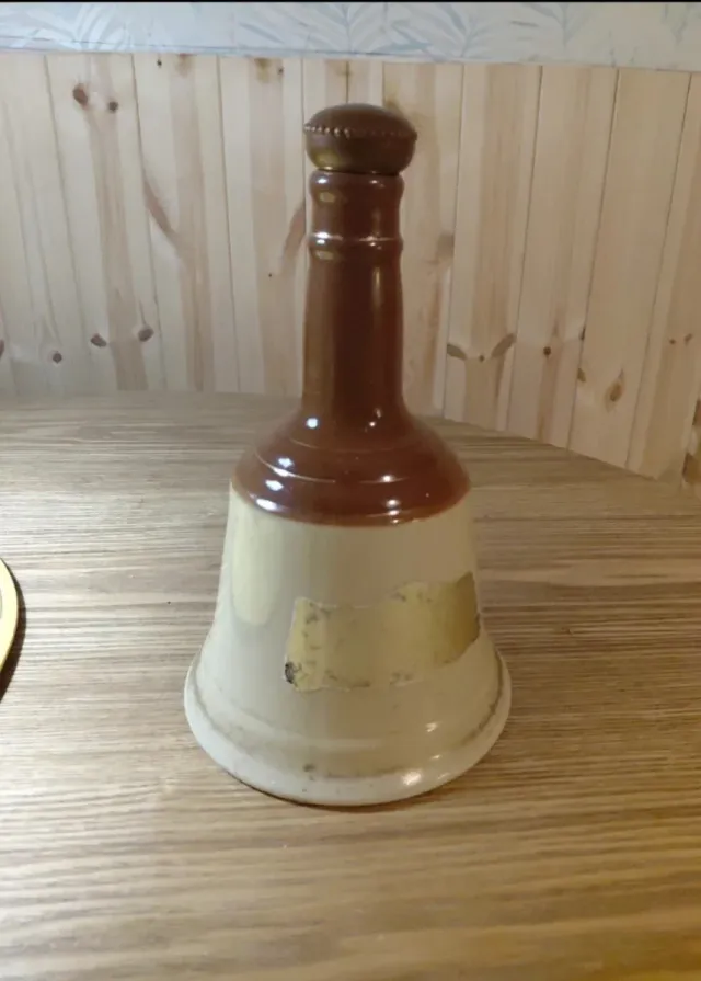 Bottiglie di ceramica per whisky (varie marche)