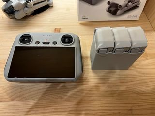 DJI Mini 3 Pro + Fly More Kit + Funda original DJI