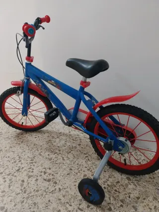 Bicicleta infantil Spiderman azul