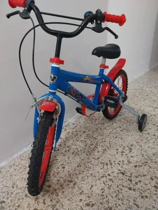 Bicicleta infantil Spiderman azul