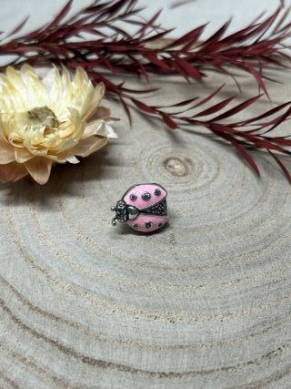 Charm Mariquita Rosa