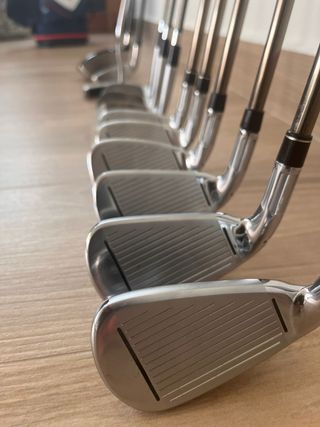 Bolsa y palos de golf TaylorMade