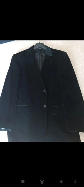 Americana de terciopelo negra