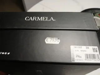 Mocasines Carmela Negros Charol Tacón