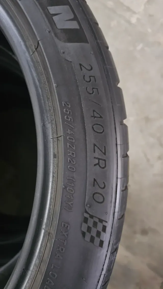 Neumáticos 255 40 20 Michelin PS4 S