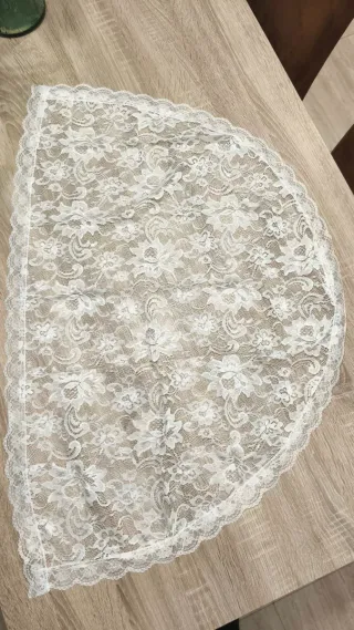 Mantilla corta encaje blanco