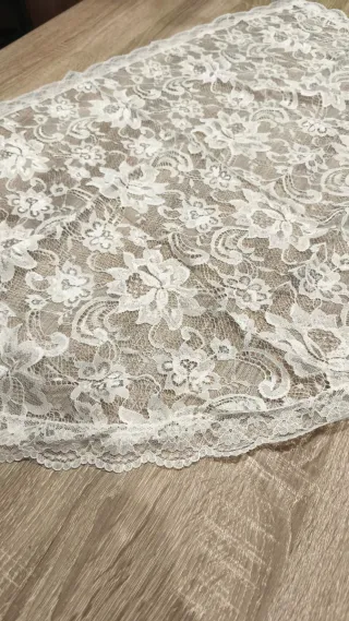 Mantilla corta encaje blanco