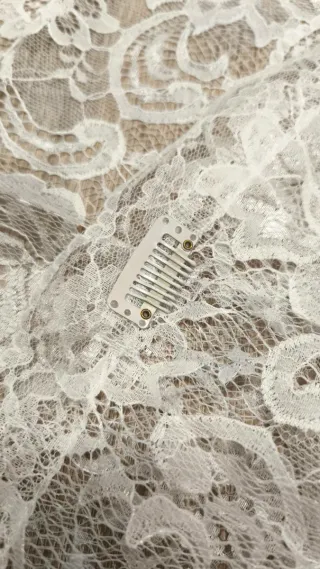 Mantilla corta encaje blanco