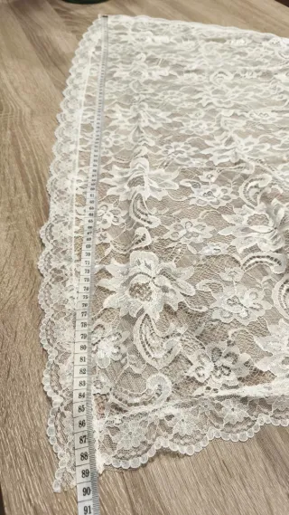 Mantilla corta encaje blanco