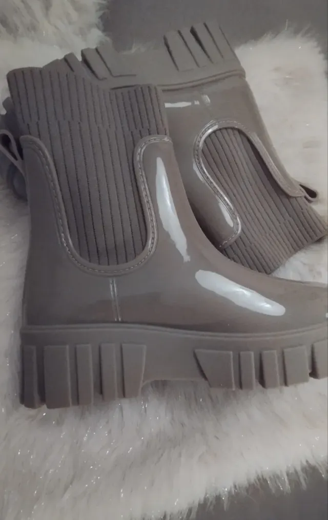 NUEVAS Botas de agua beige