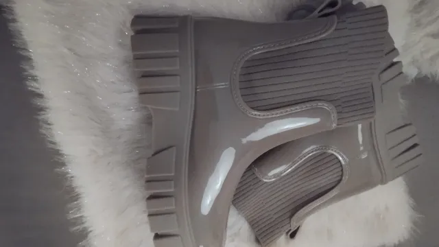 NUEVAS Botas de agua beige