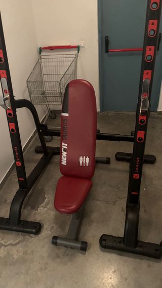 Portería y banco de pesas regulable