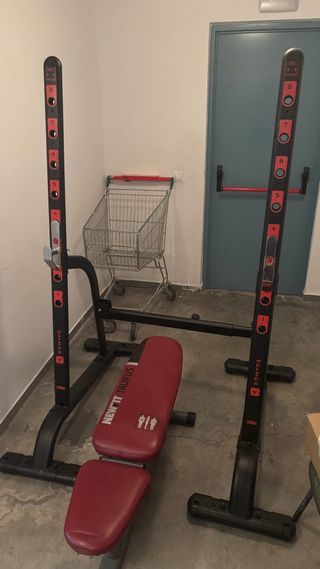 Portería y banco de pesas regulable