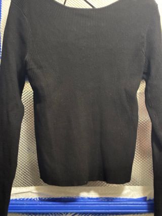 Blusa negra manga larga espalda cruzada