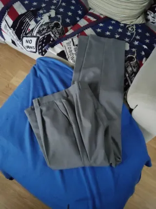 Traje de caballero gris