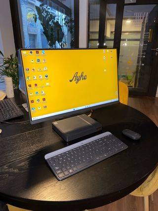 Ordenador Lenovo elegante y todo en uno