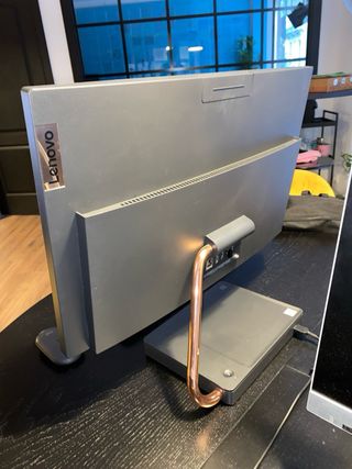 Ordenador Lenovo elegante y todo en uno