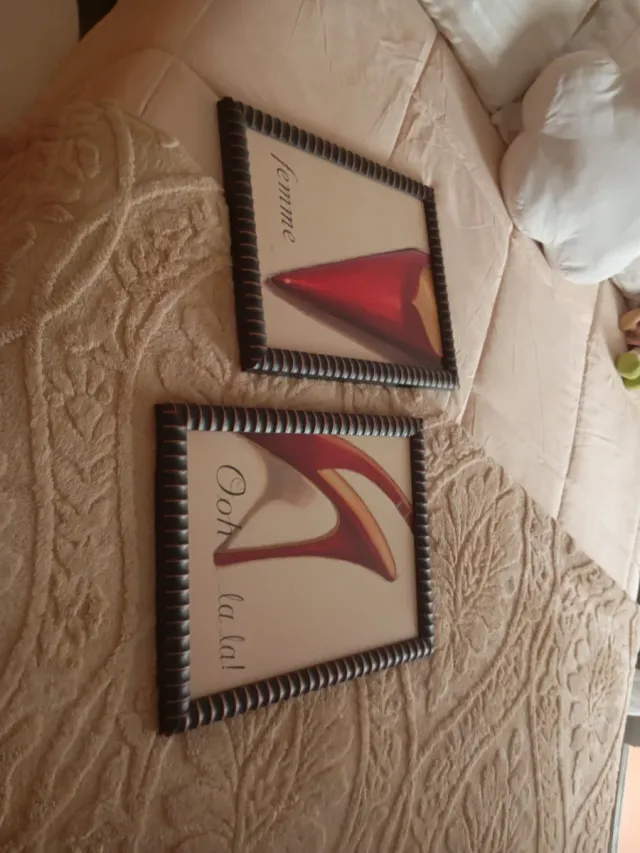 Dúo de cuadros: zapato tacón.