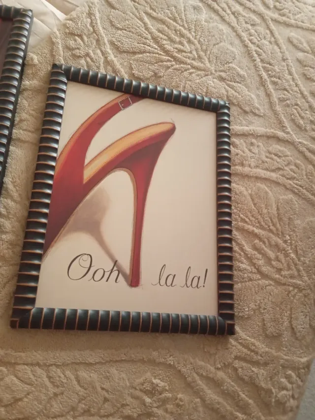 Dúo de cuadros: zapato tacón.