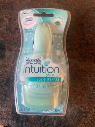 Wilkinson Sword Intuition Plus Sensitive Care