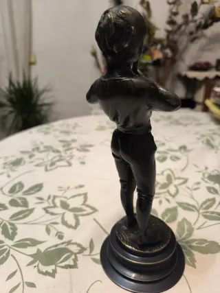 Joven Flautista, figura de bronce