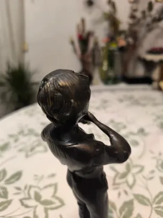 Joven Flautista, figura de bronce