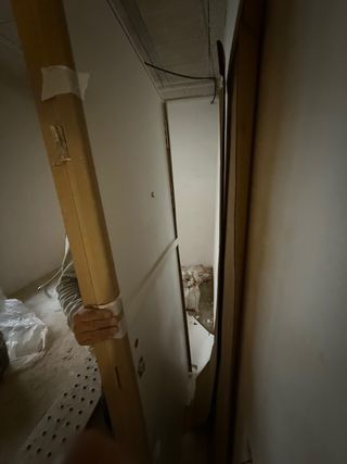 Puerta de entrada interior color madera acorazada