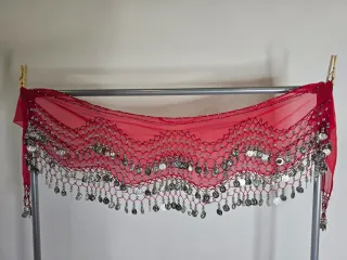 Falda danza del vientre roja con monedas