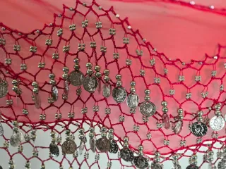 Falda danza del vientre roja con monedas