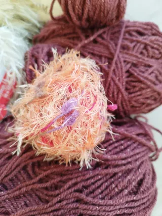 Lote de lanas variadas