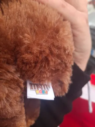 Peluche Teddy M&M World 2016 con cappello e sciarp