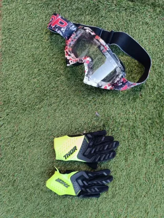 Casco moto infantil + gafas guantes de regalo)