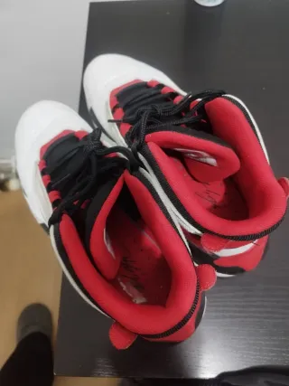 Zapatillas Jordan Max Aura 4 Rojas y Blancas