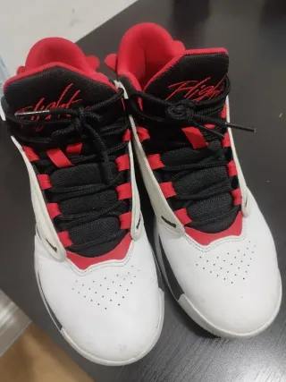 Zapatillas Jordan Max Aura 4 Rojas y Blancas