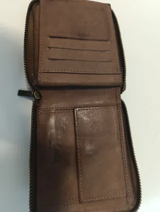 Cartera de cuero marrón