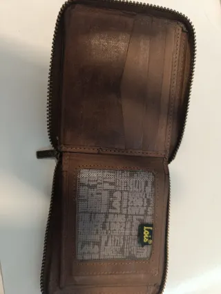 Cartera de cuero marrón