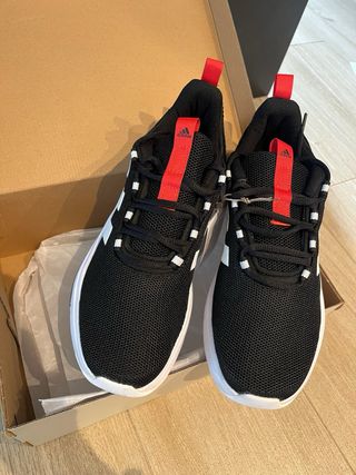 Zapatillas Adidas Racer TR23 Negras con Detalle Ro