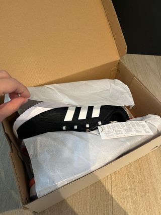 Zapatillas Adidas Racer TR23 Negras con Detalle Ro