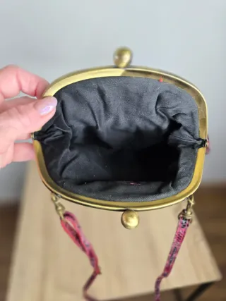 Bolso vintage morado y negro