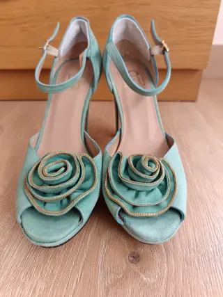 Sandalias Tacon Flores Doradas