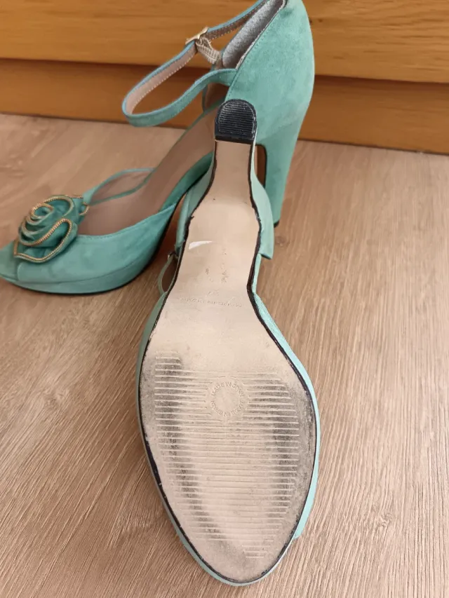 Sandalias Tacon Flores Doradas