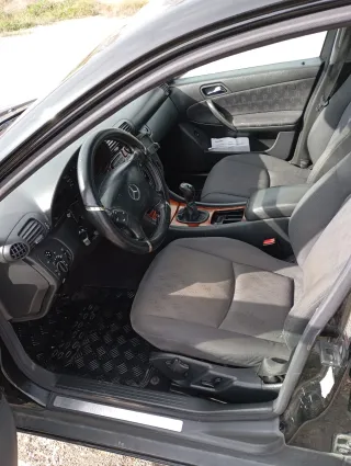 Mercedes-Benz 220 2004