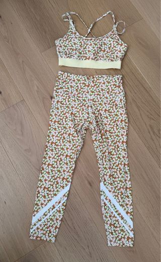 Conjunto deportivo Tory Burch floral Talla M