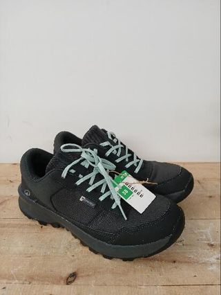 Zapatillas de senderismo caña baja impermeables mujer,